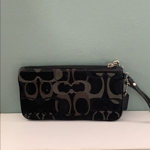 Black wristlet
